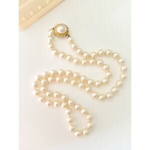 Vintage Majorica Single Strand Faux Pearl Necklace
